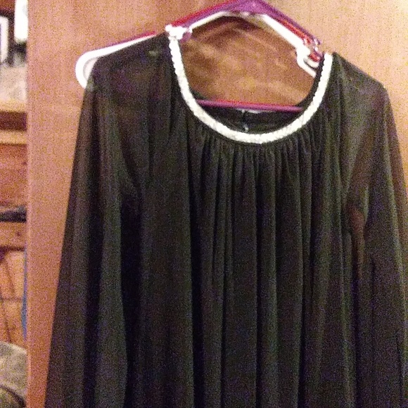 Black dress - Picture 3 of 4